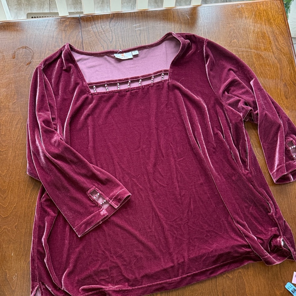 Quacker Factory Velvet Square Neck